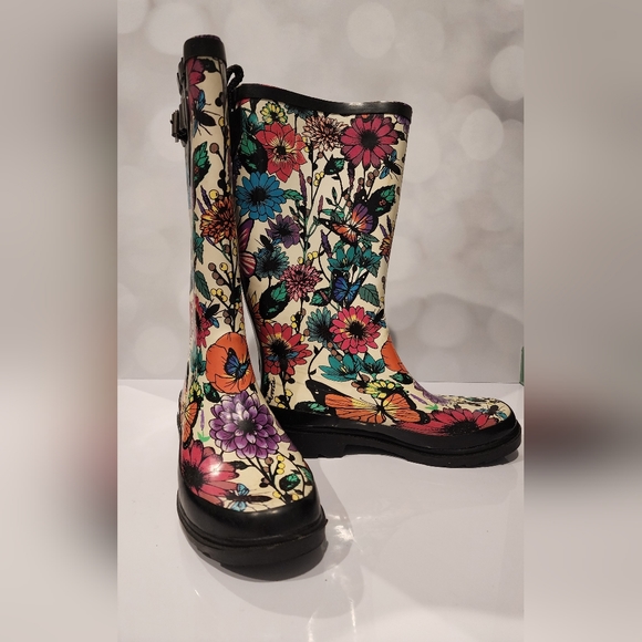 Floral Rainboots - EXCELLENT condition - Picture 3 of 8